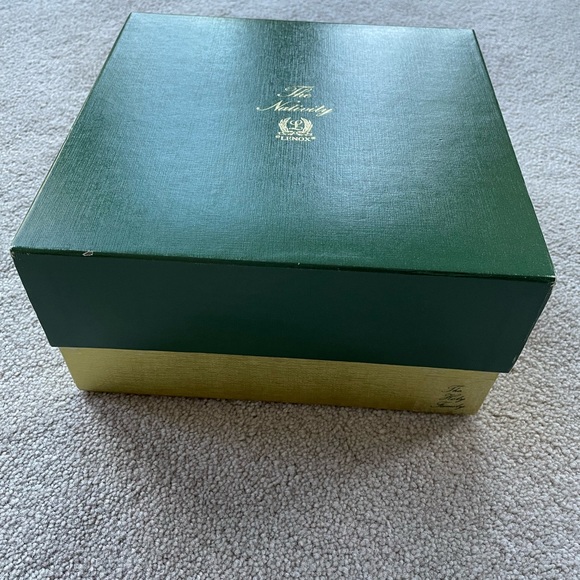 Lenox Collection, The Holy Family, Lenox Nativity Sculptures - Picture 4 of 4